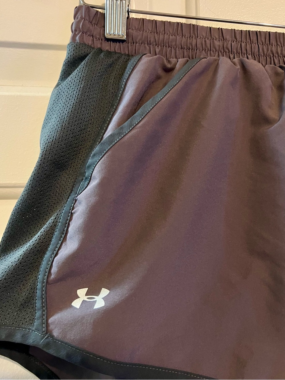 Under Armour Fly By 2.0 Plum Purple Mesh Panel Running Shorts - Size M - Picture 2 of 6